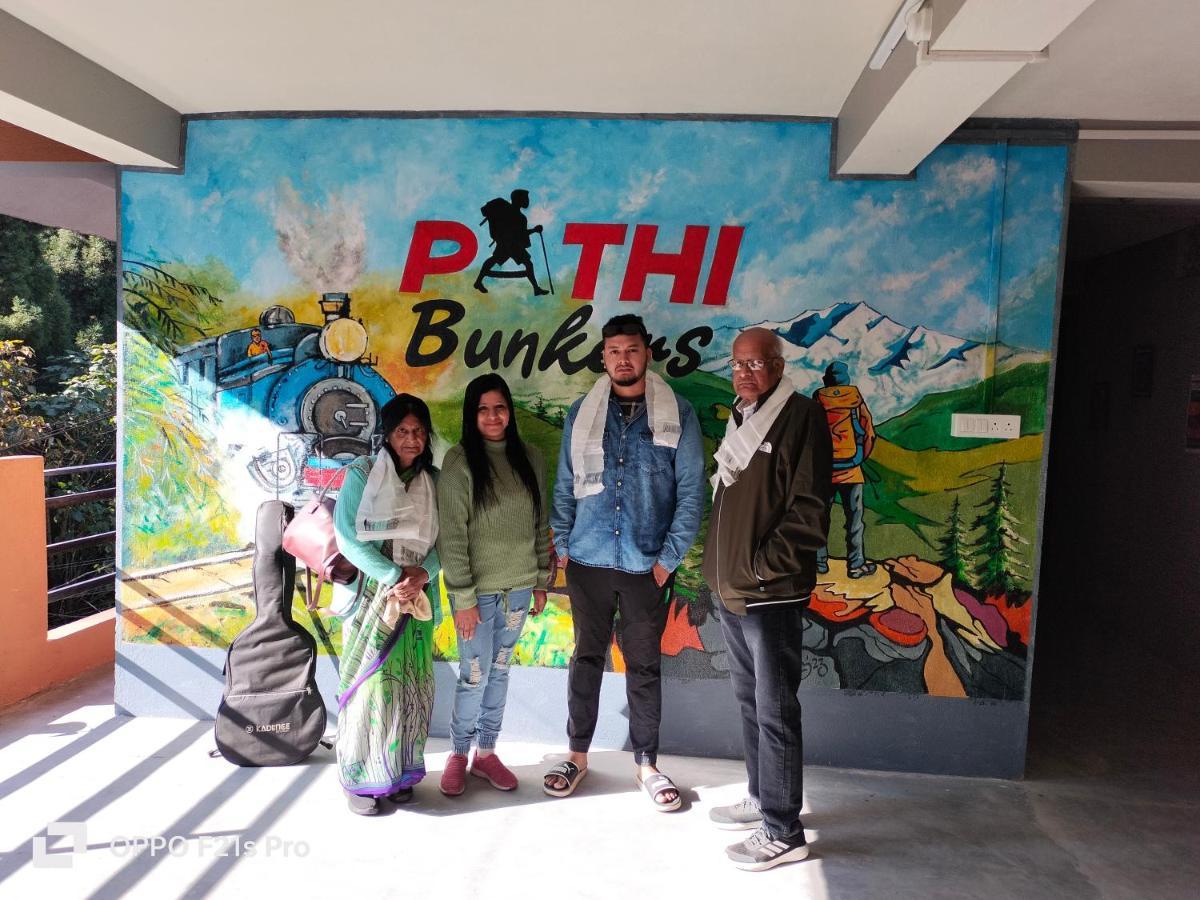 Pathi Bunkers Hostel Νταρτζίλινγκ Εξωτερικό φωτογραφία